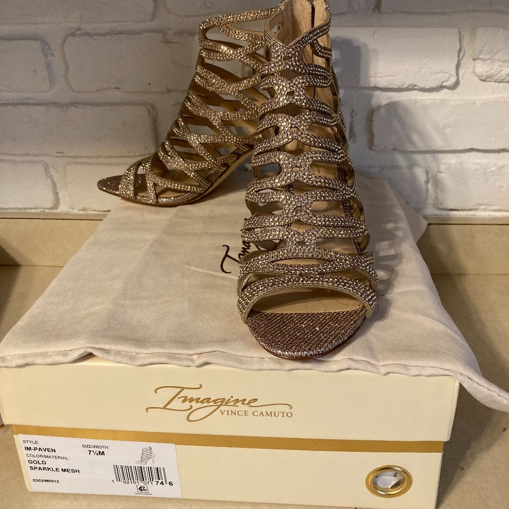 NIB imagine by Vince Camuto Paven pumps